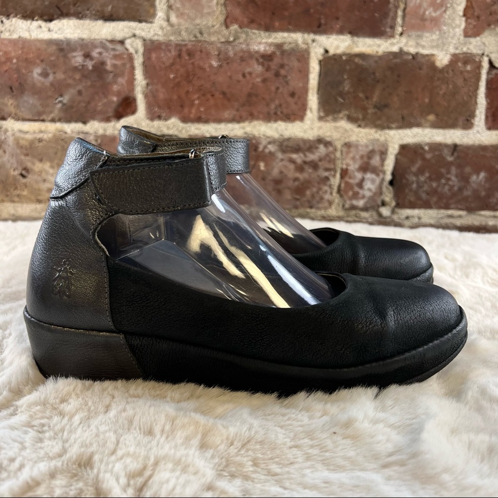 Fly London Gray & Black Wedge Slip-On Shoes Sz 39/9